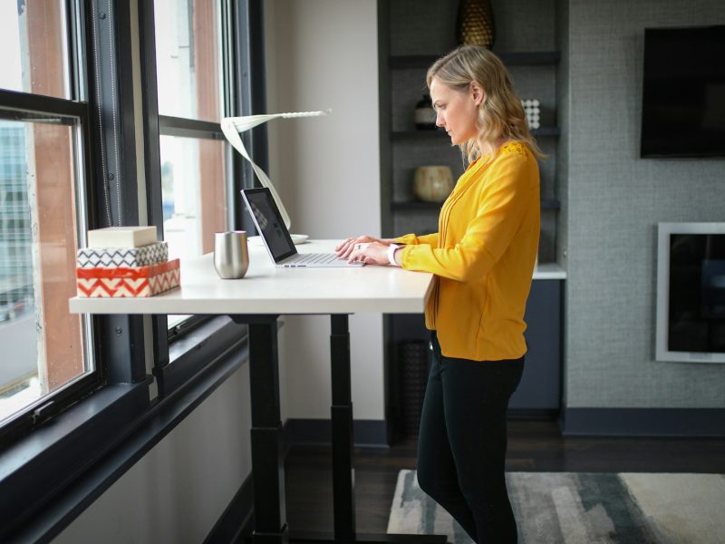 thestandingdesk-Zl0tsQaZdAY-unsplash